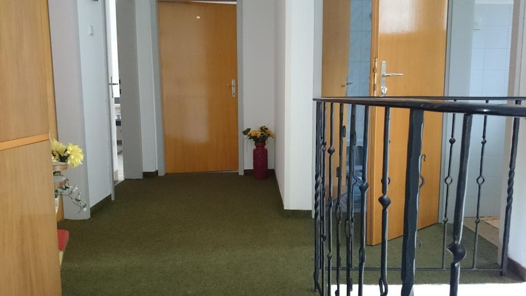 Haus Alpina Apartamento Weissensee Exterior foto